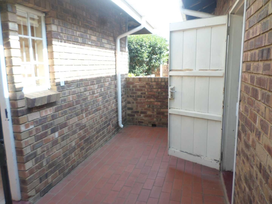 3 Bedroom Property for Sale in Garsfontein Gauteng