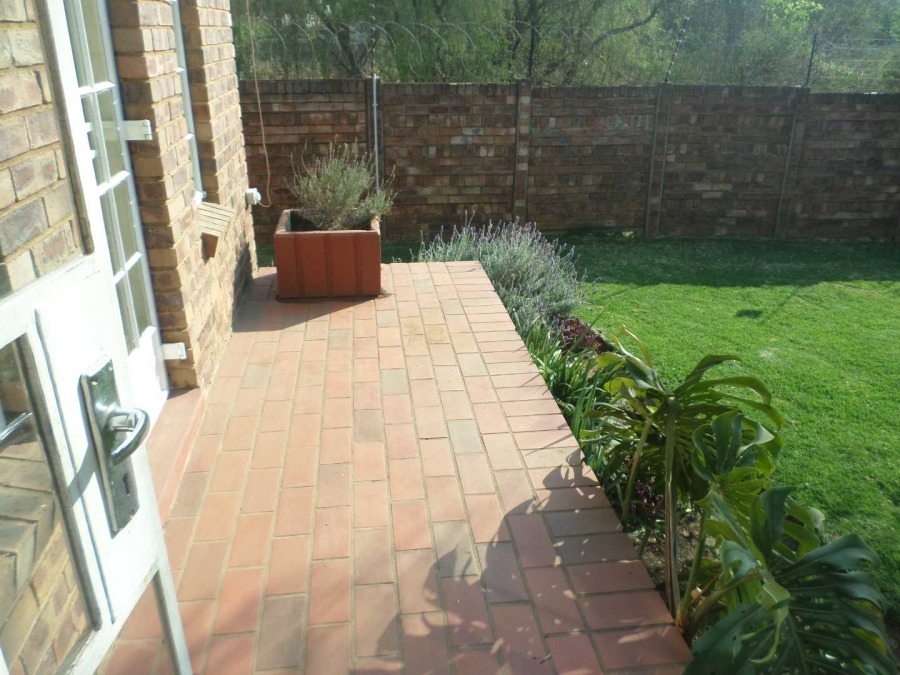 3 Bedroom Property for Sale in Garsfontein Gauteng
