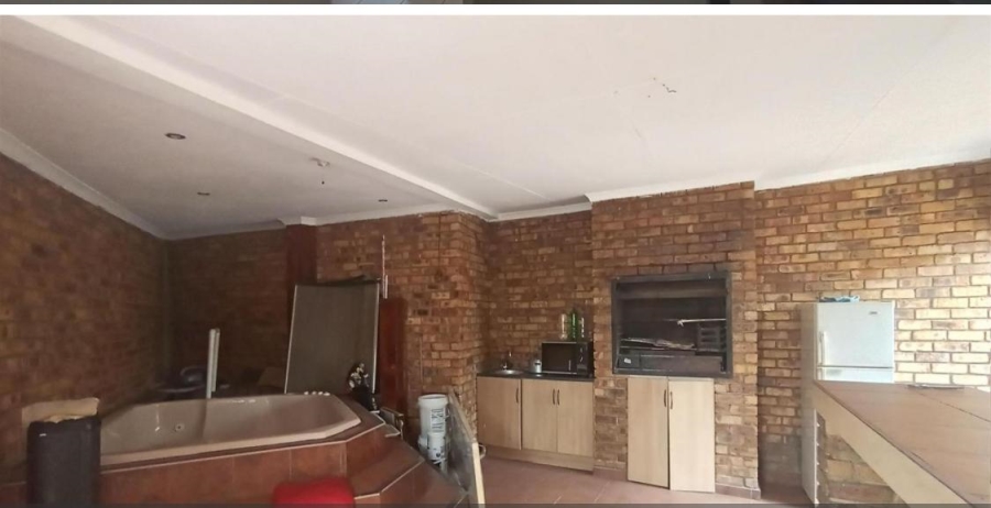 3 Bedroom Property for Sale in Terenure Gauteng