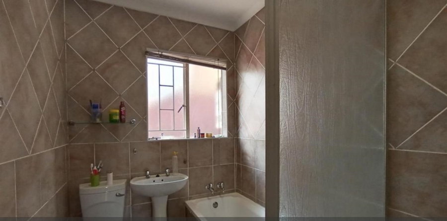 3 Bedroom Property for Sale in Terenure Gauteng