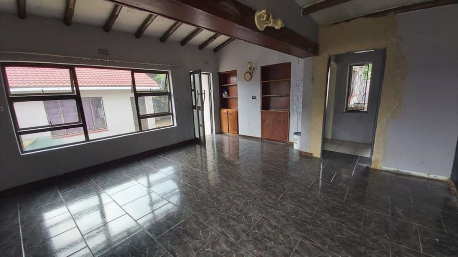 3 Bedroom Property for Sale in Birchleigh North Gauteng