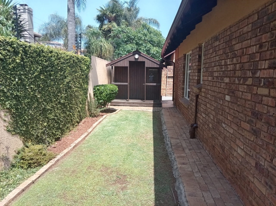 3 Bedroom Property for Sale in Glen Marais Gauteng