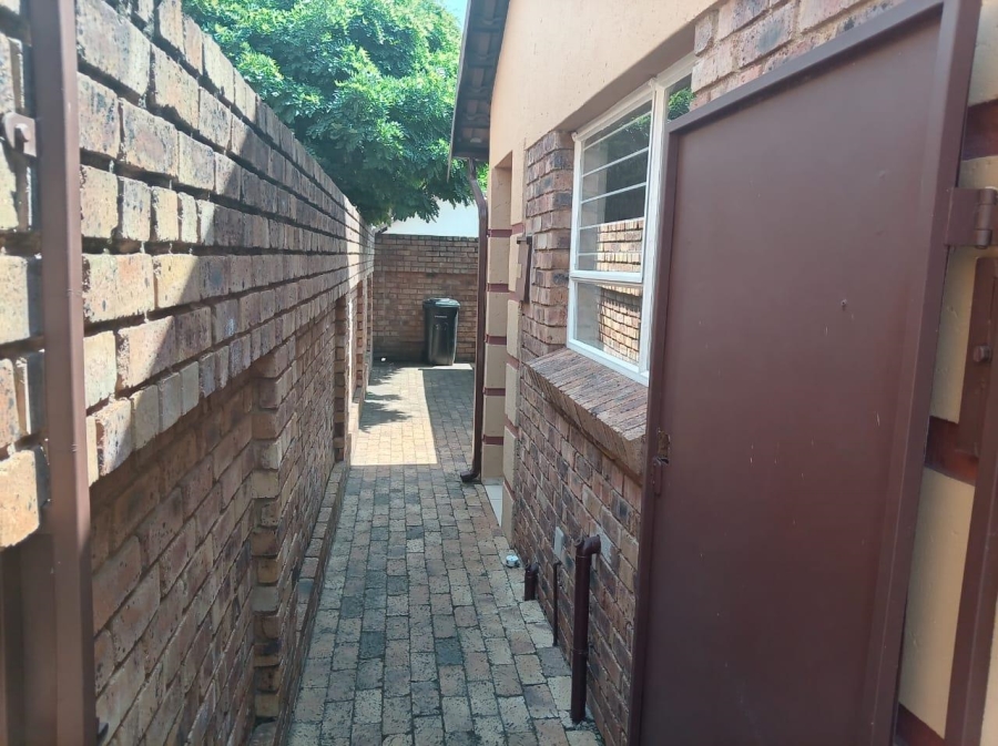 3 Bedroom Property for Sale in Glen Marais Gauteng