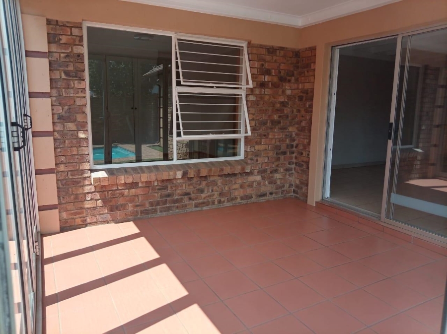 3 Bedroom Property for Sale in Glen Marais Gauteng
