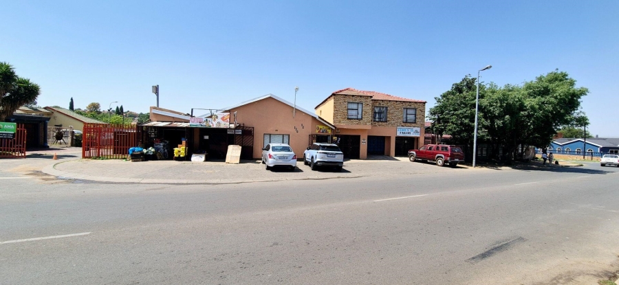 4 Bedroom Property for Sale in Lenasia South Gauteng