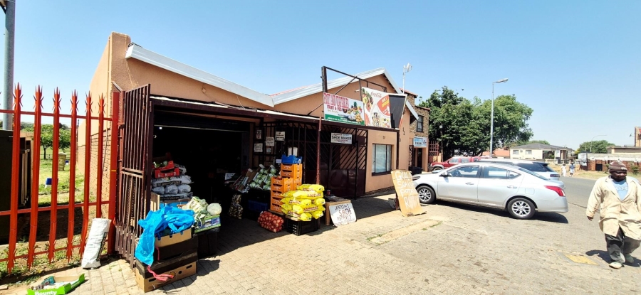 4 Bedroom Property for Sale in Lenasia South Gauteng