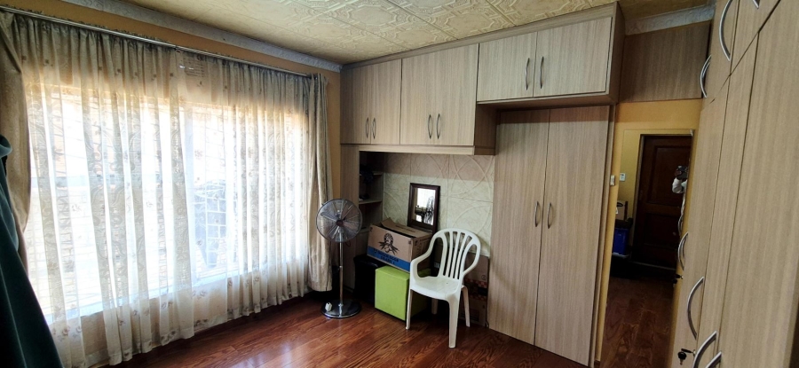 4 Bedroom Property for Sale in Lenasia South Gauteng