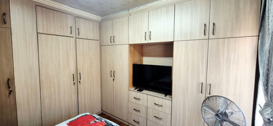 4 Bedroom Property for Sale in Lenasia South Gauteng