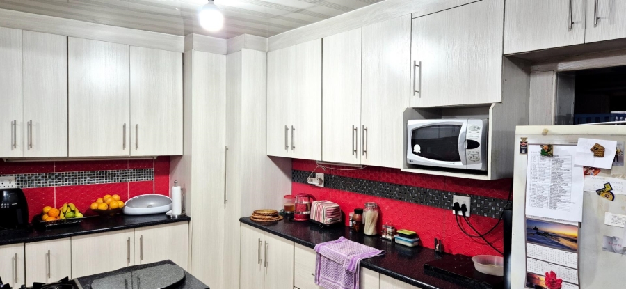 4 Bedroom Property for Sale in Lenasia South Gauteng