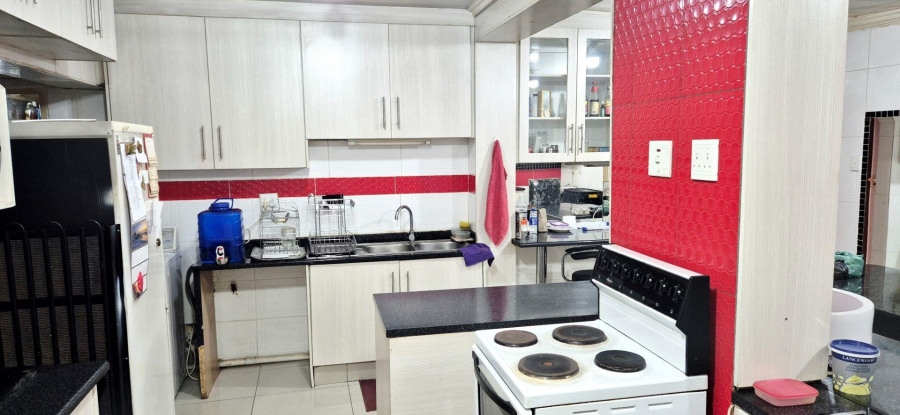 4 Bedroom Property for Sale in Lenasia South Gauteng