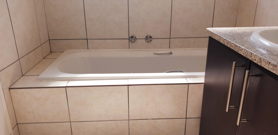 2 Bedroom Property for Sale in Meyersdal Gauteng