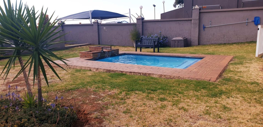 2 Bedroom Property for Sale in Meyersdal Gauteng