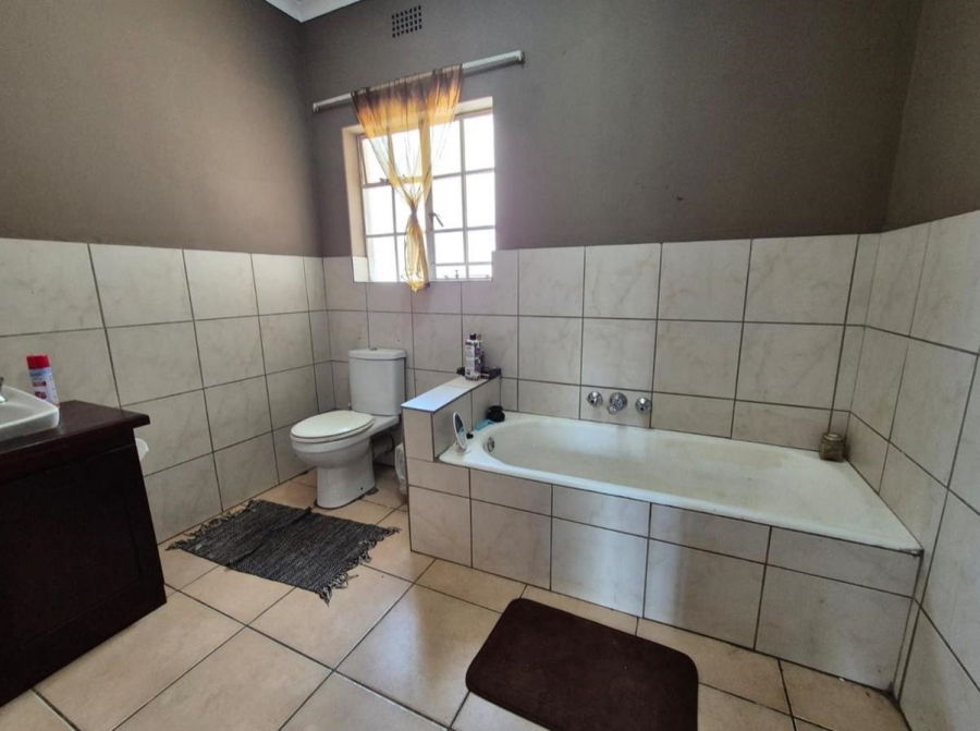 3 Bedroom Property for Sale in Brackendowns Gauteng