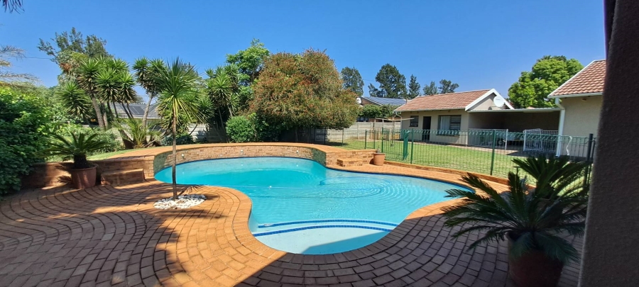 3 Bedroom Property for Sale in Brackenhurst Gauteng