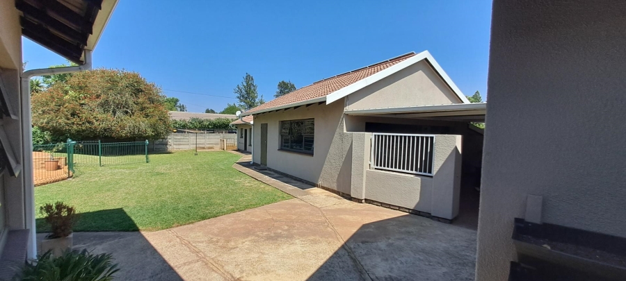 3 Bedroom Property for Sale in Brackenhurst Gauteng