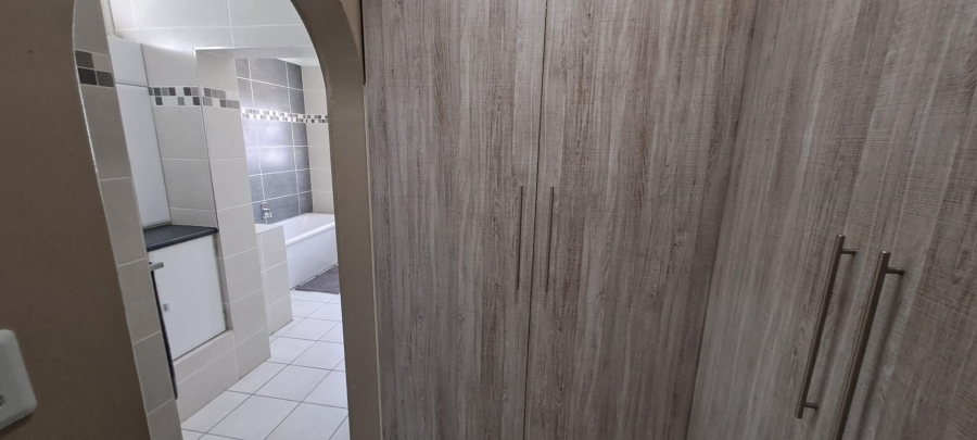 3 Bedroom Property for Sale in Brackenhurst Gauteng