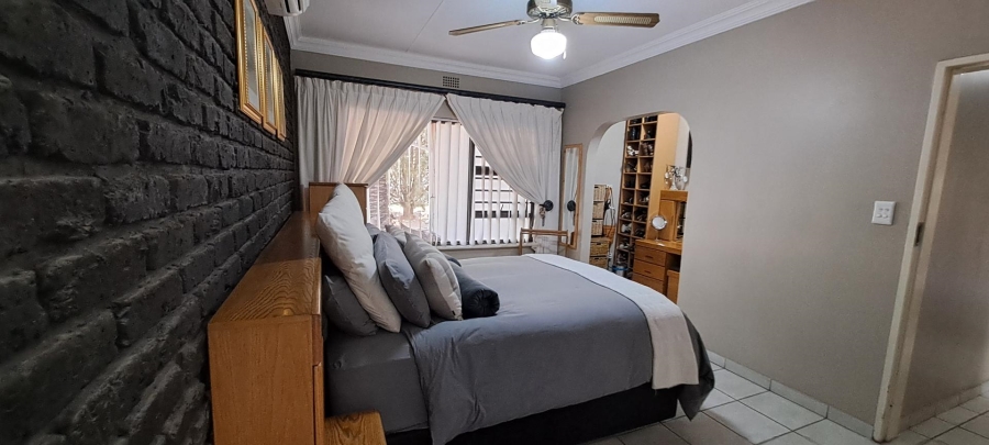 3 Bedroom Property for Sale in Brackenhurst Gauteng