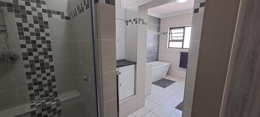 3 Bedroom Property for Sale in Brackenhurst Gauteng