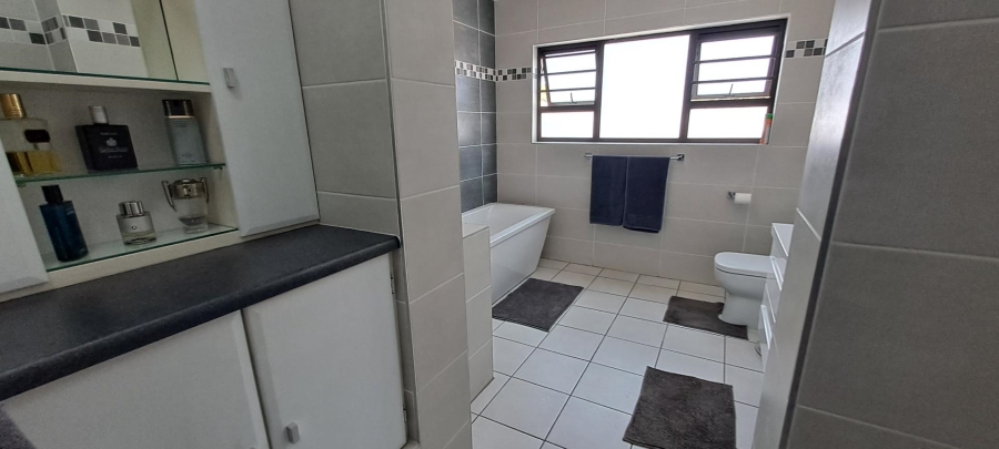 3 Bedroom Property for Sale in Brackenhurst Gauteng