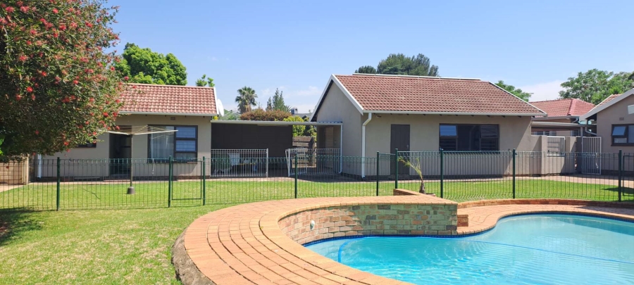 3 Bedroom Property for Sale in Brackenhurst Gauteng