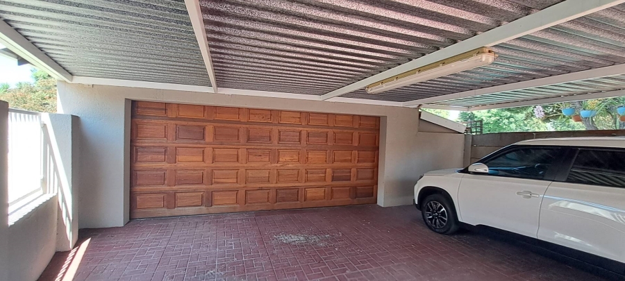 3 Bedroom Property for Sale in Brackenhurst Gauteng