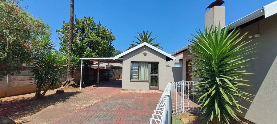 3 Bedroom Property for Sale in Brackenhurst Gauteng