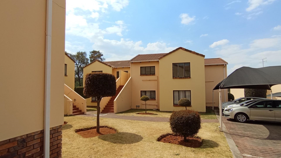 2 Bedroom Property for Sale in Mondeor Gauteng