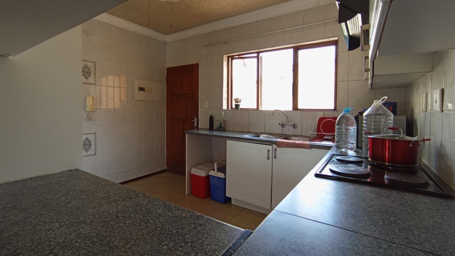 2 Bedroom Property for Sale in Mondeor Gauteng