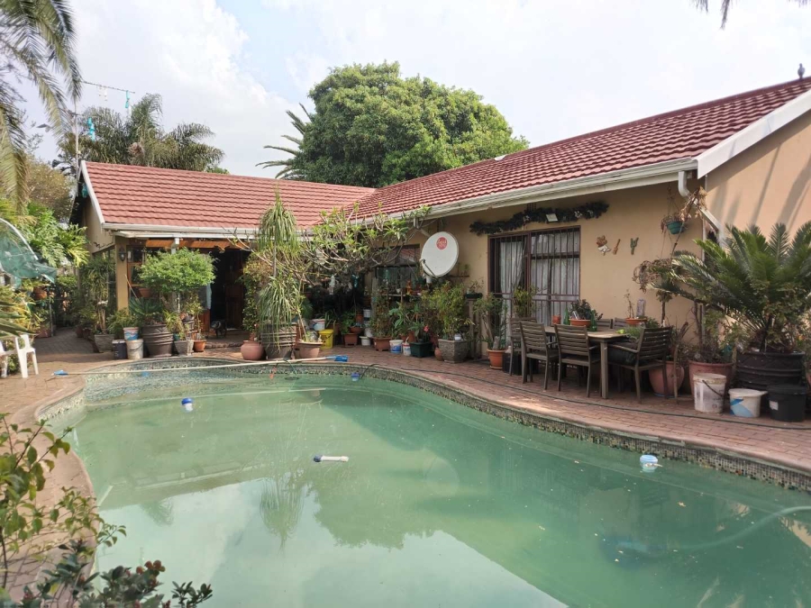 4 Bedroom Property for Sale in Wychwood Gauteng