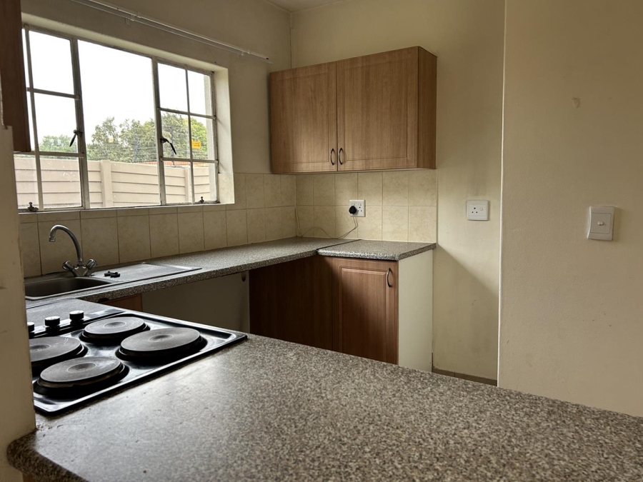 To Let 2 Bedroom Property for Rent in Brentwood Gauteng