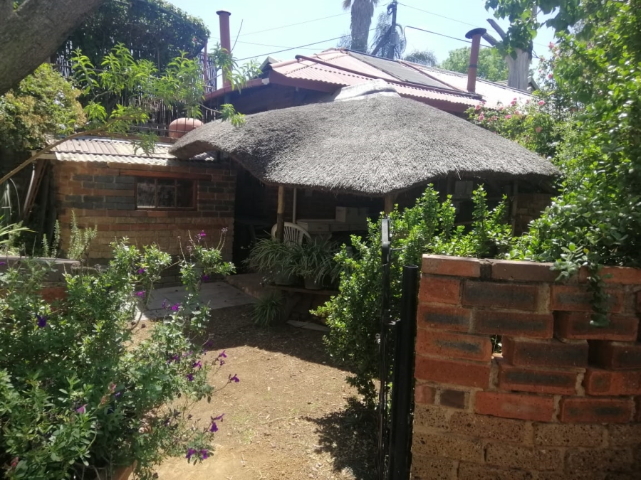6 Bedroom Property for Sale in Suideroord Gauteng