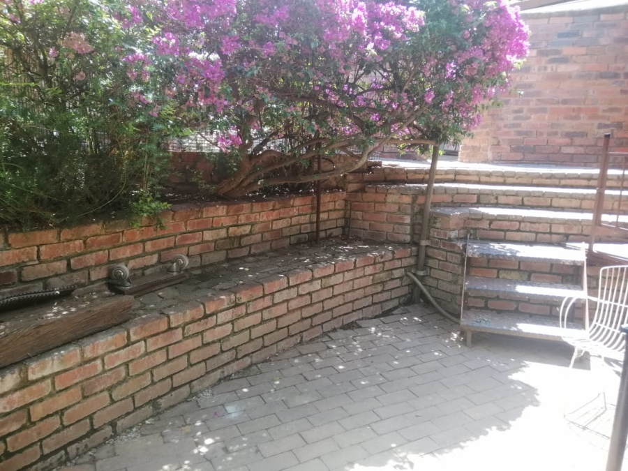 6 Bedroom Property for Sale in Suideroord Gauteng