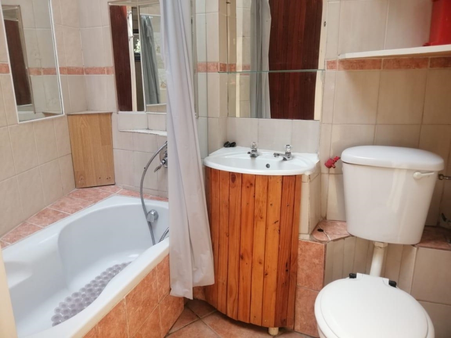 6 Bedroom Property for Sale in Suideroord Gauteng