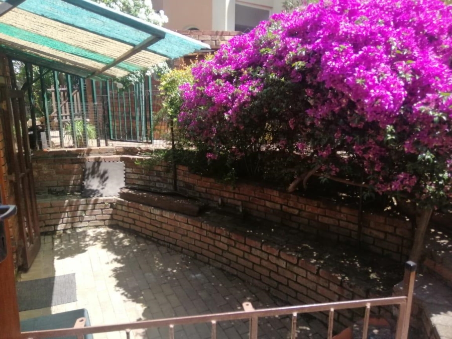 6 Bedroom Property for Sale in Suideroord Gauteng