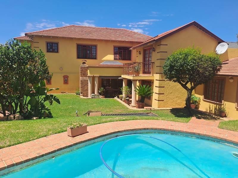 4 Bedroom Property for Sale in Linmeyer Gauteng