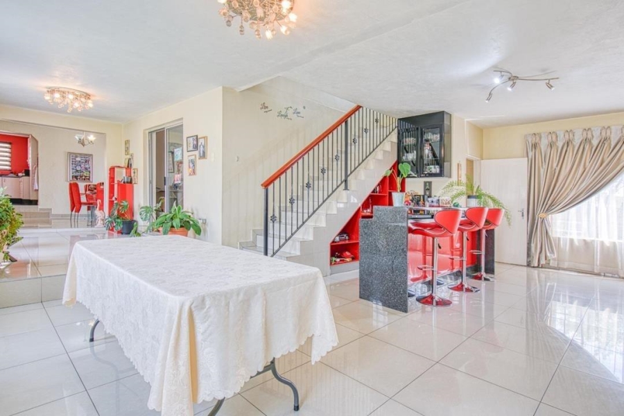 5 Bedroom Property for Sale in Elandspark Gauteng
