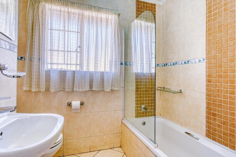 5 Bedroom Property for Sale in Elandspark Gauteng