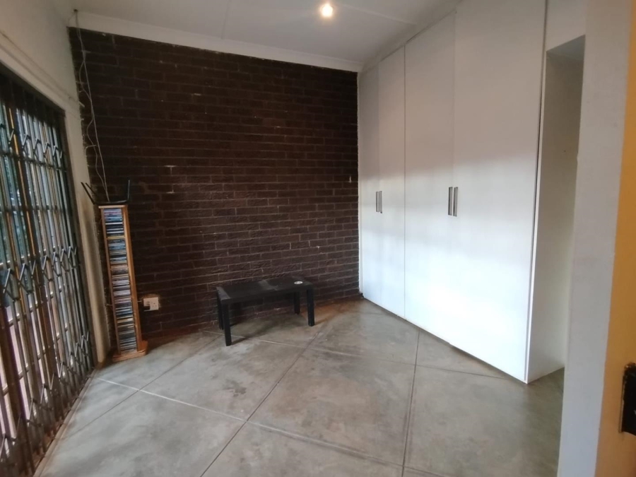 To Let 0 Bedroom Property for Rent in Robindale Gauteng