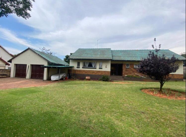 3 Bedroom Property for Sale in Florida Park Gauteng