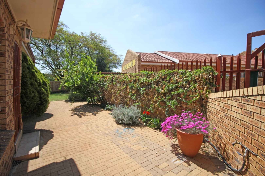 2 Bedroom Property for Sale in Greenhills Gauteng
