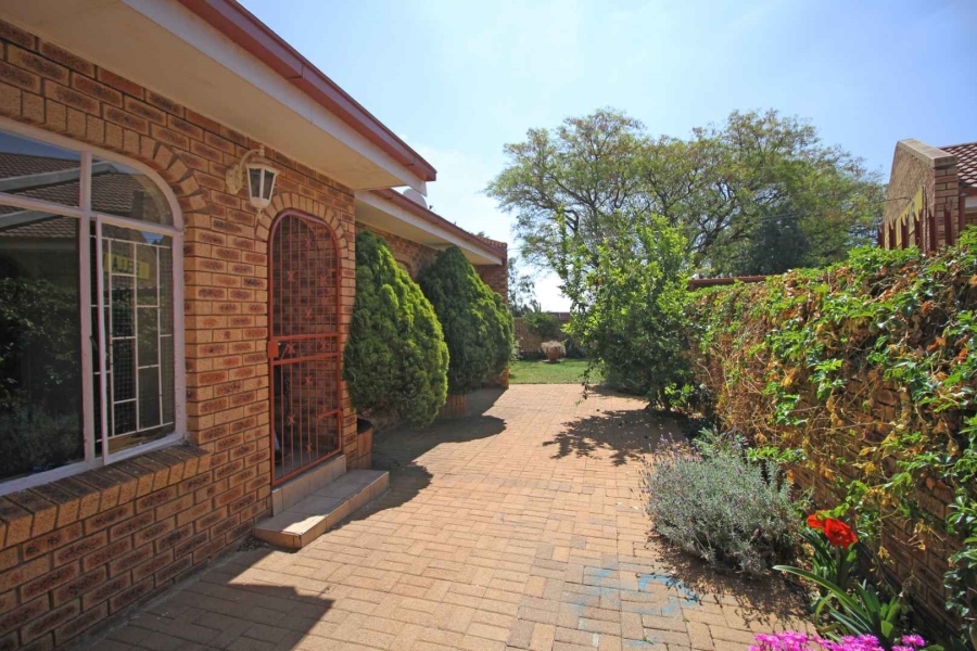 2 Bedroom Property for Sale in Greenhills Gauteng