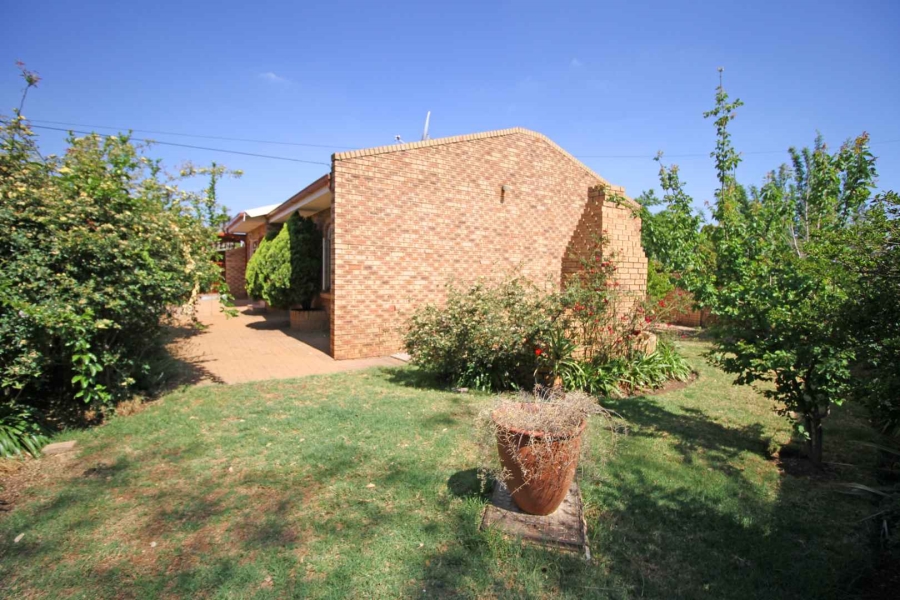 2 Bedroom Property for Sale in Greenhills Gauteng
