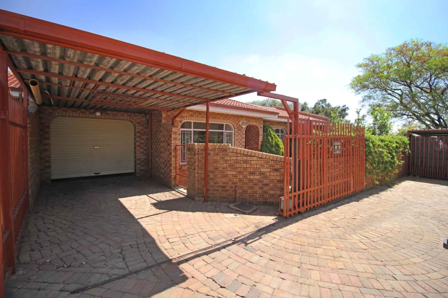 2 Bedroom Property for Sale in Greenhills Gauteng