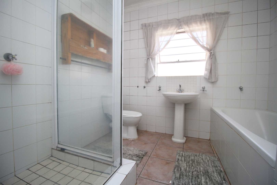 3 Bedroom Property for Sale in Greenhills Gauteng