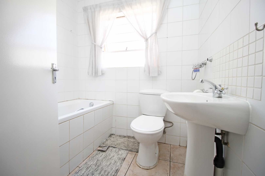 3 Bedroom Property for Sale in Greenhills Gauteng