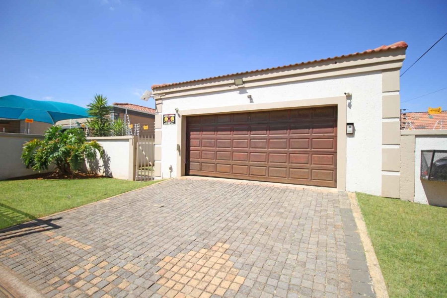 3 Bedroom Property for Sale in Greenhills Gauteng