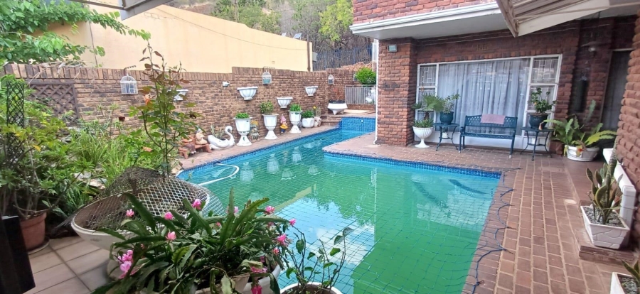 5 Bedroom Property for Sale in Winchester Hills Gauteng