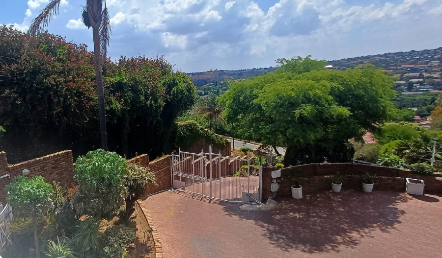 5 Bedroom Property for Sale in Winchester Hills Gauteng