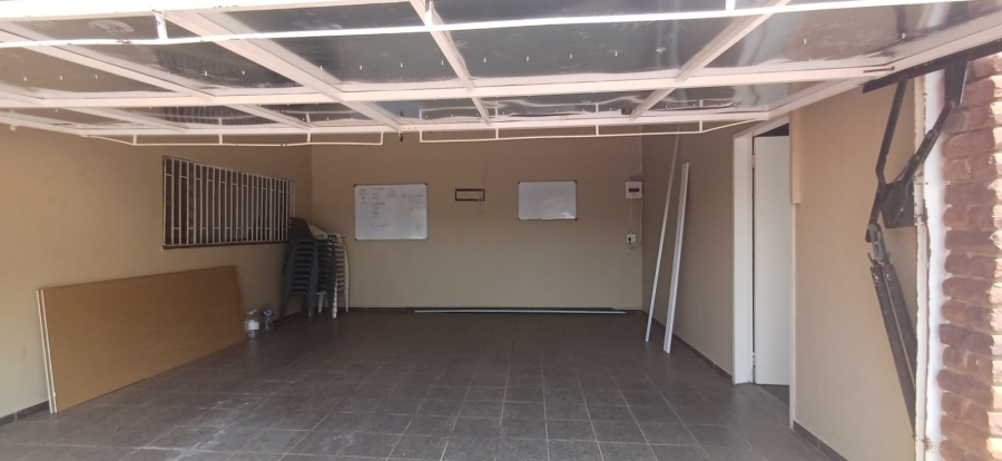 5 Bedroom Property for Sale in Winchester Hills Gauteng