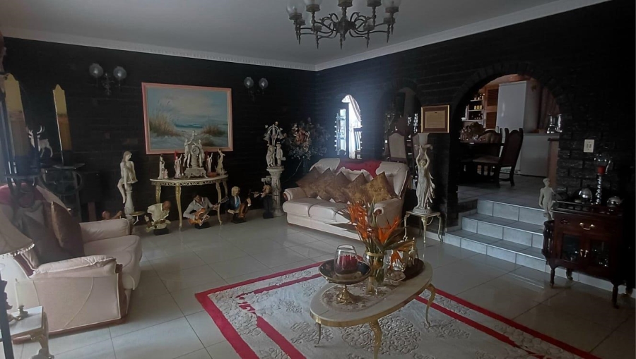 5 Bedroom Property for Sale in Winchester Hills Gauteng